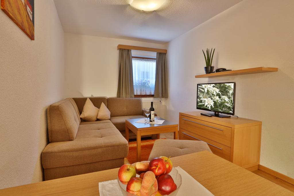 Apartmenthaus Joerg Serfaus Kamer foto